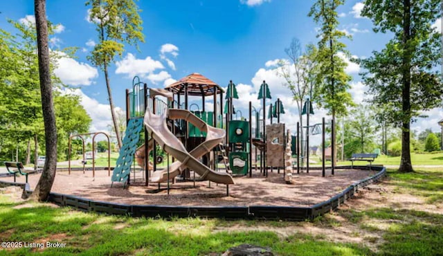 389 Williamsburg Dr, Mt Washington, KY 40047 - view of communal playground