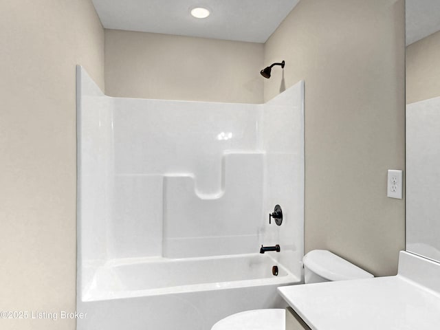 389 Williamsburg Dr, Mt Washington, KY 40047 - full bathroom with toilet, vanity, and shower / washtub combination