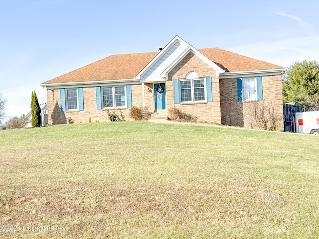 view of front of house featuring a front yard