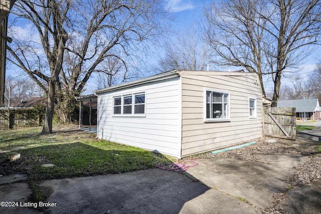 view of outdoor structure with a yard