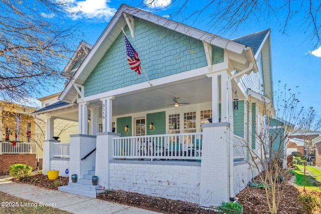 view of front of property featuring a porch