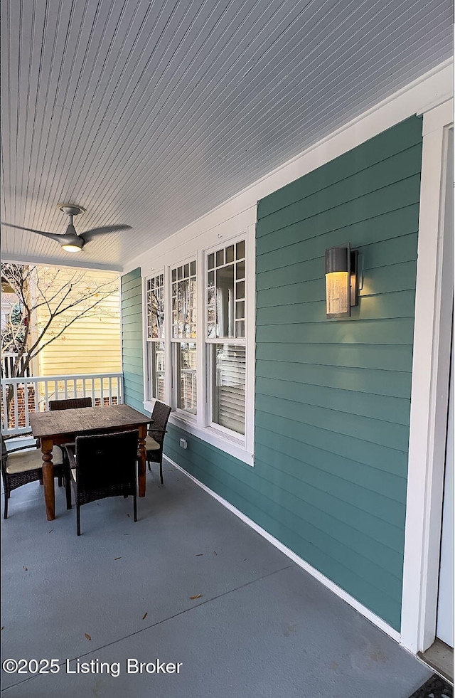 view of patio featuring ceiling fan and covered porch