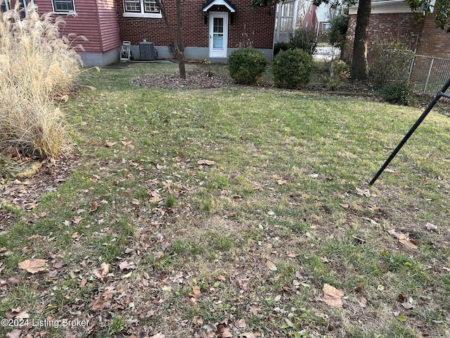 view of yard with cooling unit