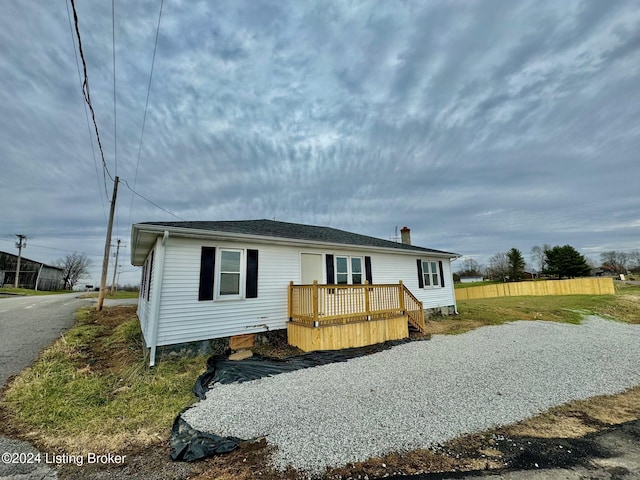 manufactured / mobile home featuring a deck