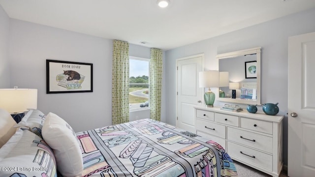 bedroom with carpet flooring