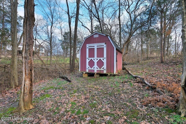 view of outbuilding