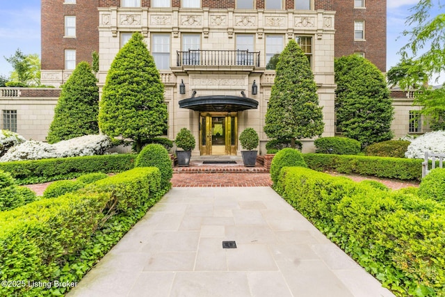 property entrance with a balcony