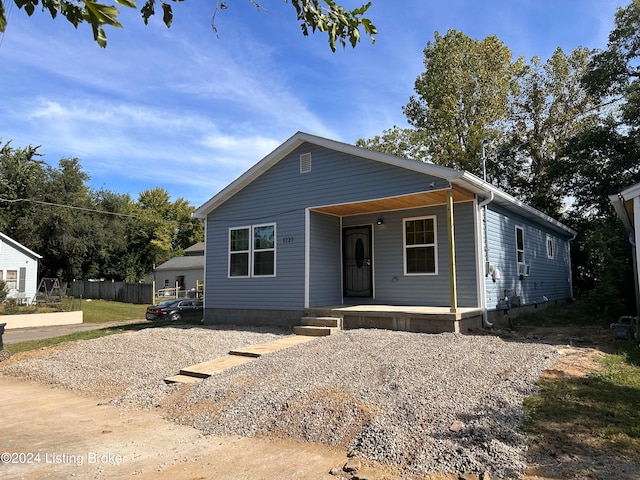 manufactured / mobile home featuring covered porch