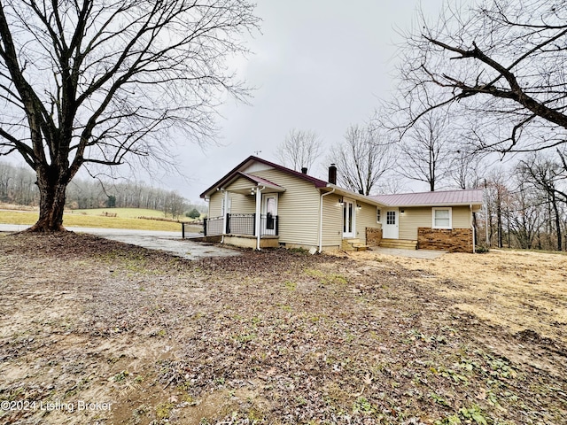 view of front of house featuring covered porch