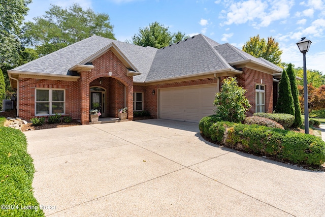 view of front facade featuring a garage