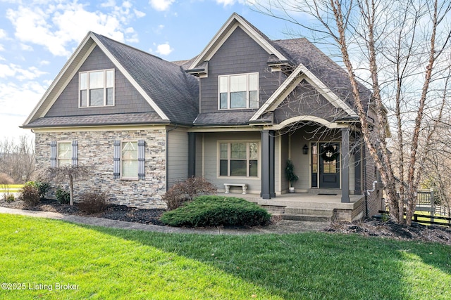 view of front of home featuring a front yard