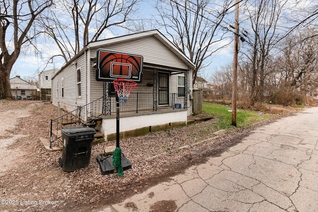 view of front of house with a porch