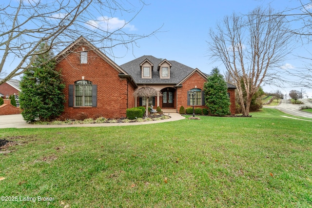 front facade featuring a front yard