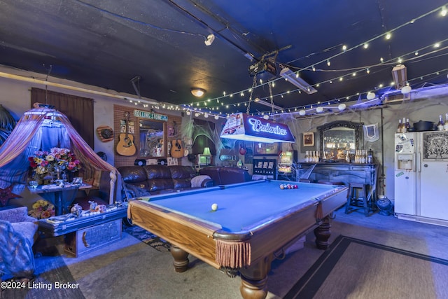 rec room with bar area and billiards