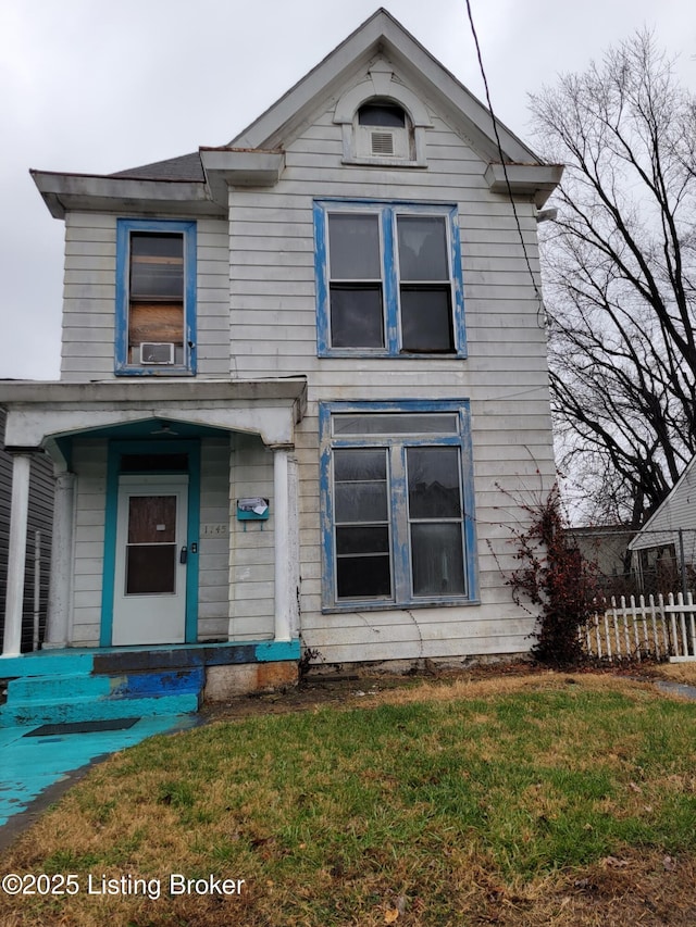 view of front of house with a front yard