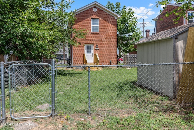 exterior space with a yard