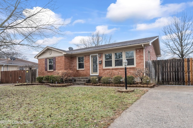 view of front of house featuring a front yard