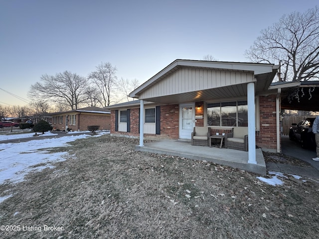 view of front of home with covered porch