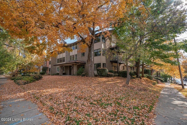 view of front of house