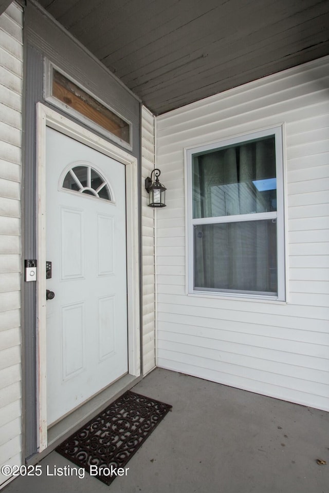 view of entrance to property