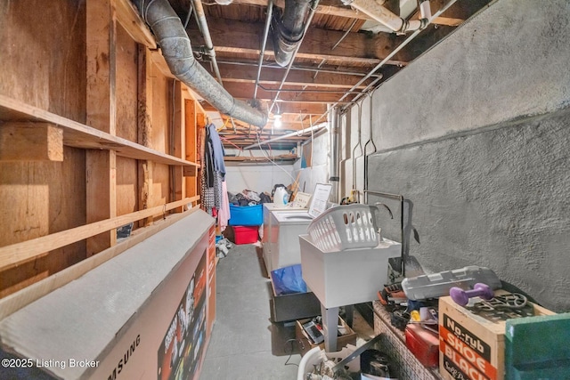 basement with washer and dryer