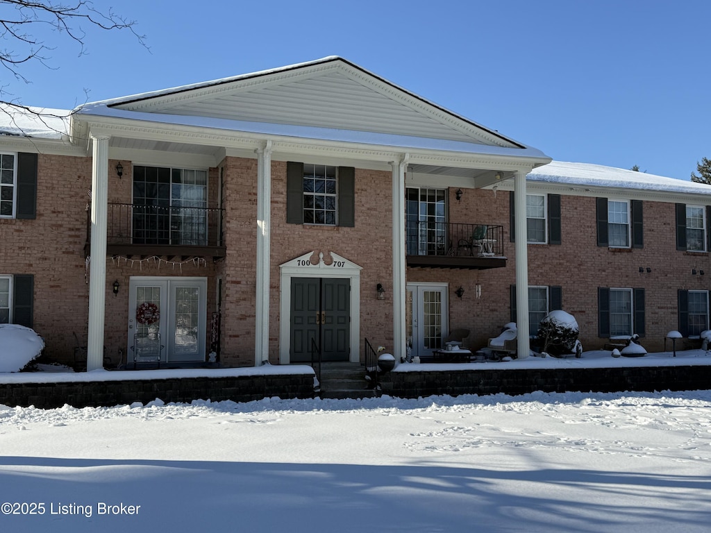 view of front of property featuring french doors