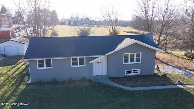 view of front of house featuring a front yard