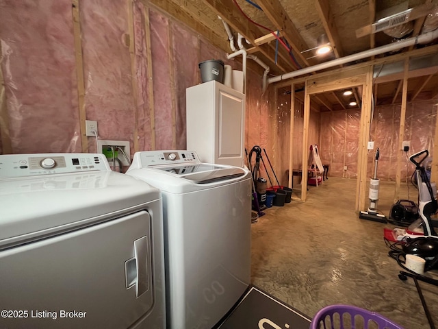 washroom with washer and clothes dryer