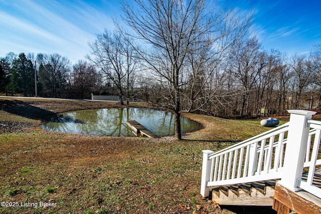 view of yard featuring a water view