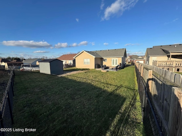 view of yard with a shed