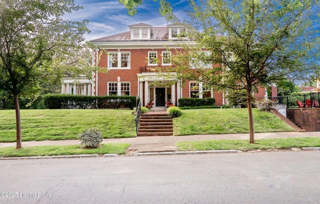 view of front of house featuring a front yard