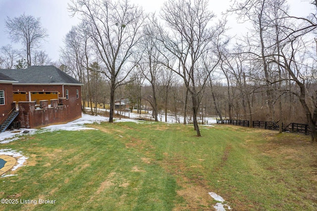 view of yard featuring a water view