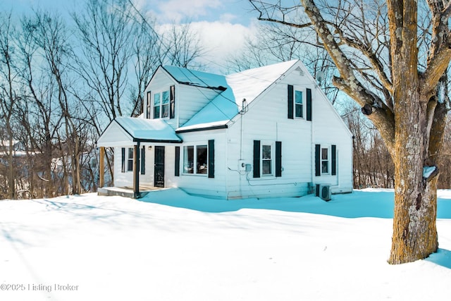 view of front of property featuring covered porch