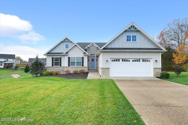 craftsman inspired home featuring a garage and a front yard