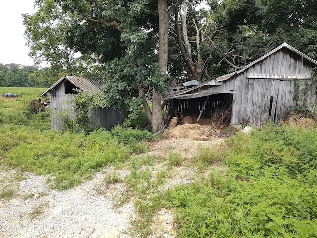 view of outbuilding