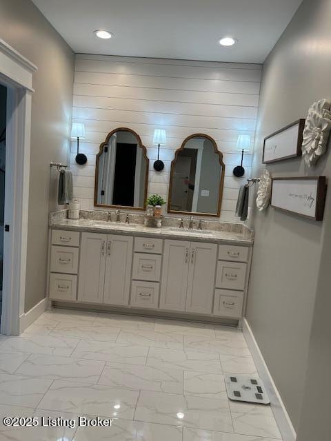 bathroom with vanity