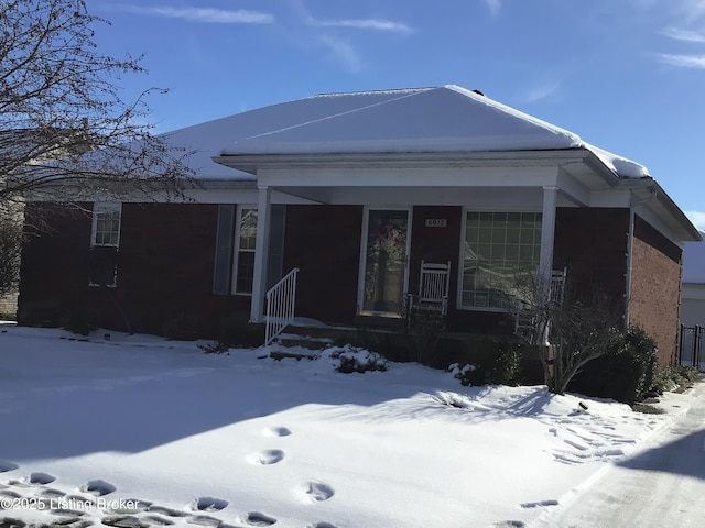 view of front of property featuring a porch