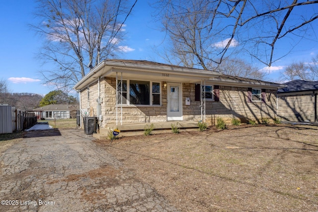 view of front facade featuring a porch