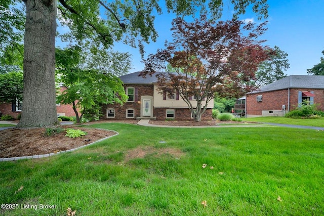 8923 La Costa Rd, Jeffersontown, KY 40299 - view of front of home with a front lawn