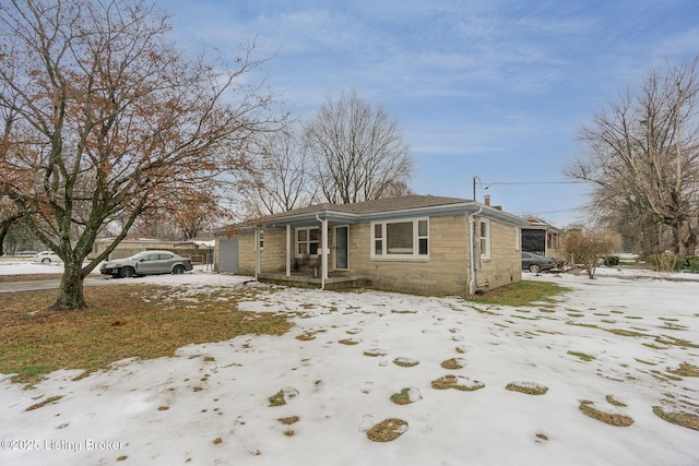 Listing photo 2 for 5512 Jessamine Ln, Louisville KY 40258