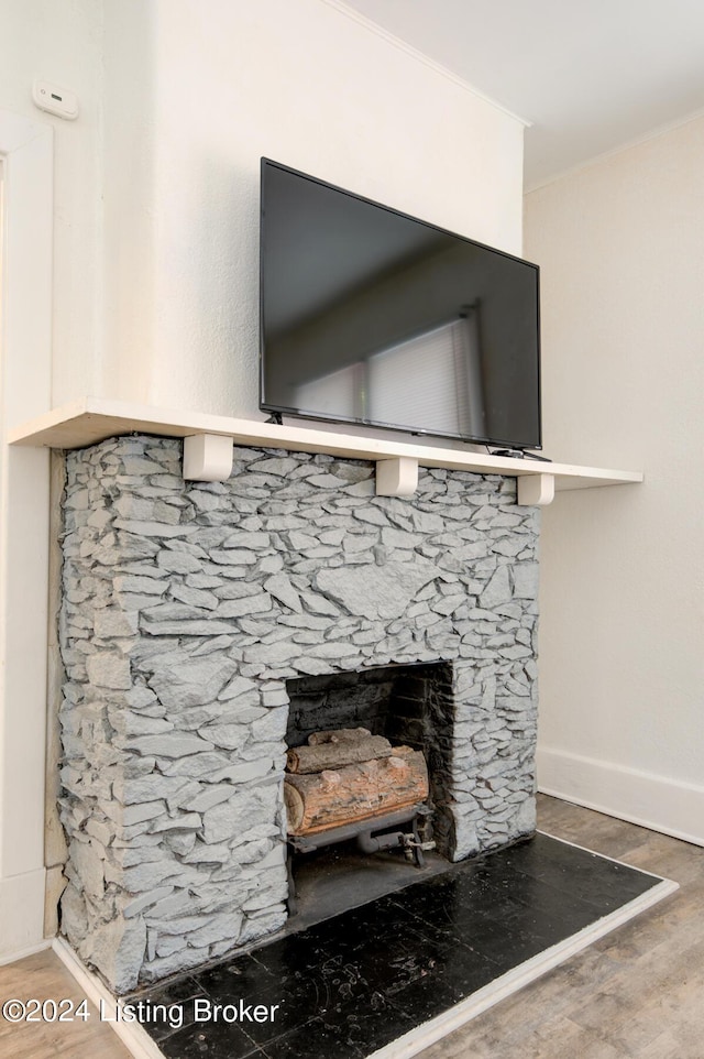 room details featuring hardwood / wood-style floors