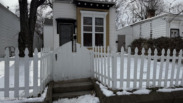 view of front of property