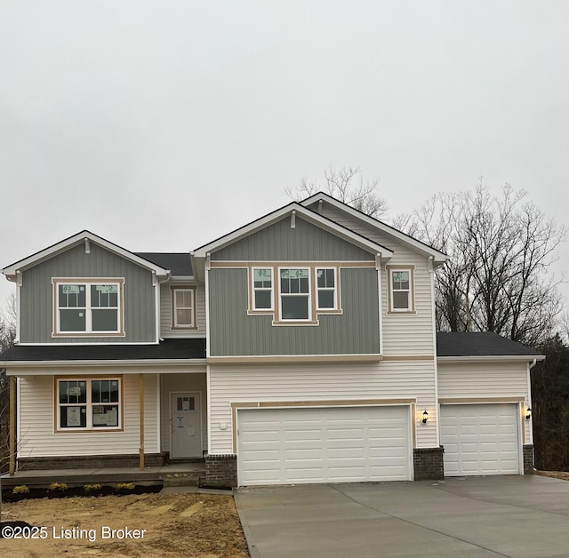 view of front facade featuring a garage