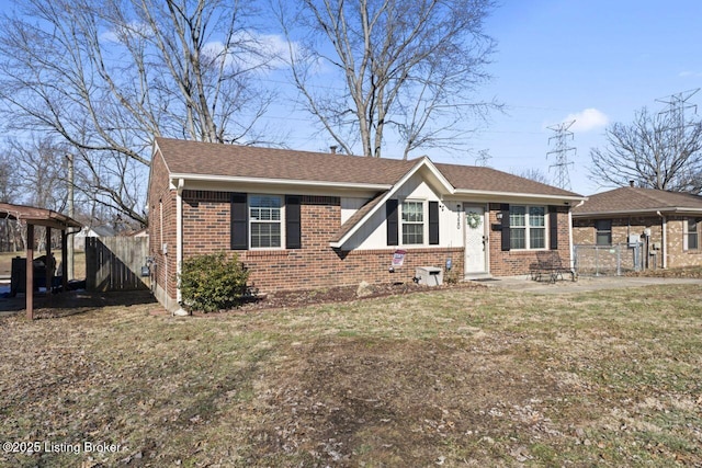 view of front of home featuring a front yard