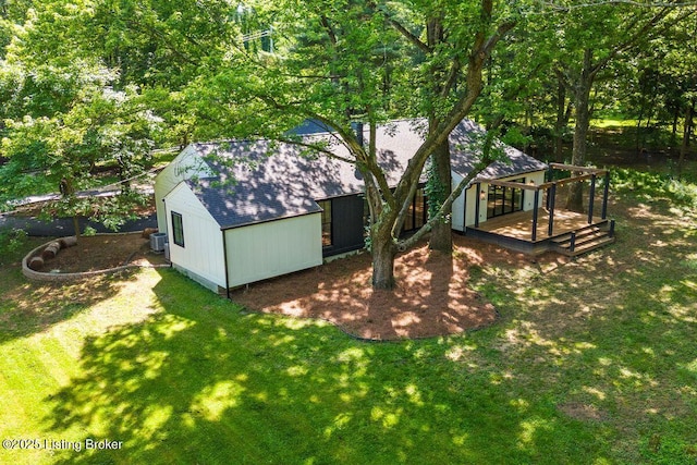 view of yard with central AC unit