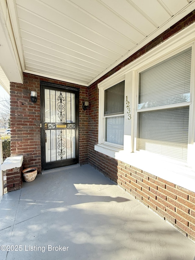 view of patio featuring covered porch