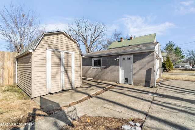 view of outbuilding