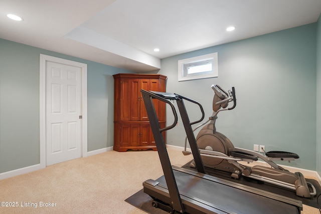 exercise area with recessed lighting, carpet flooring, and baseboards