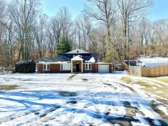 view of front facade with a garage