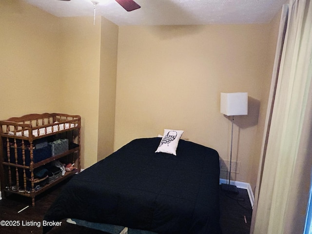 bedroom featuring ceiling fan